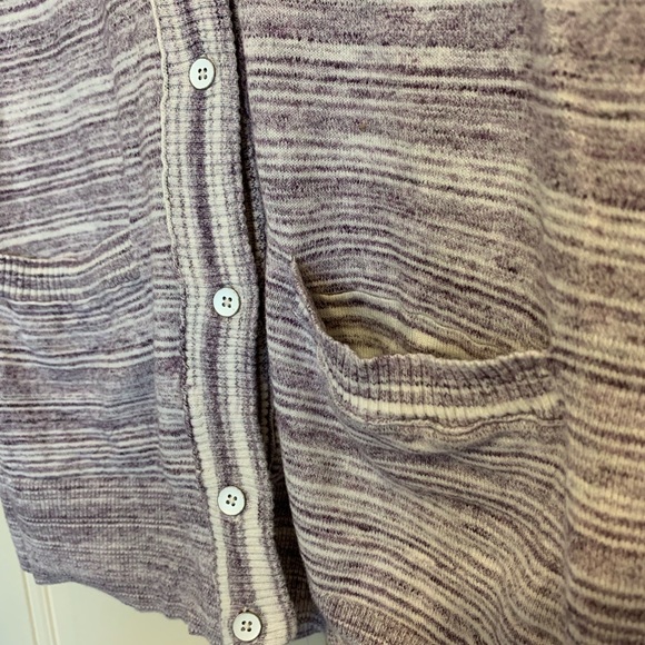 💜3 for $15💜 Gap Cardigan - Picture 2 of 7